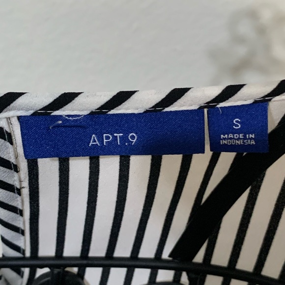 Apt 9 tie front boatneck blouse size s. - Picture 10 of 10